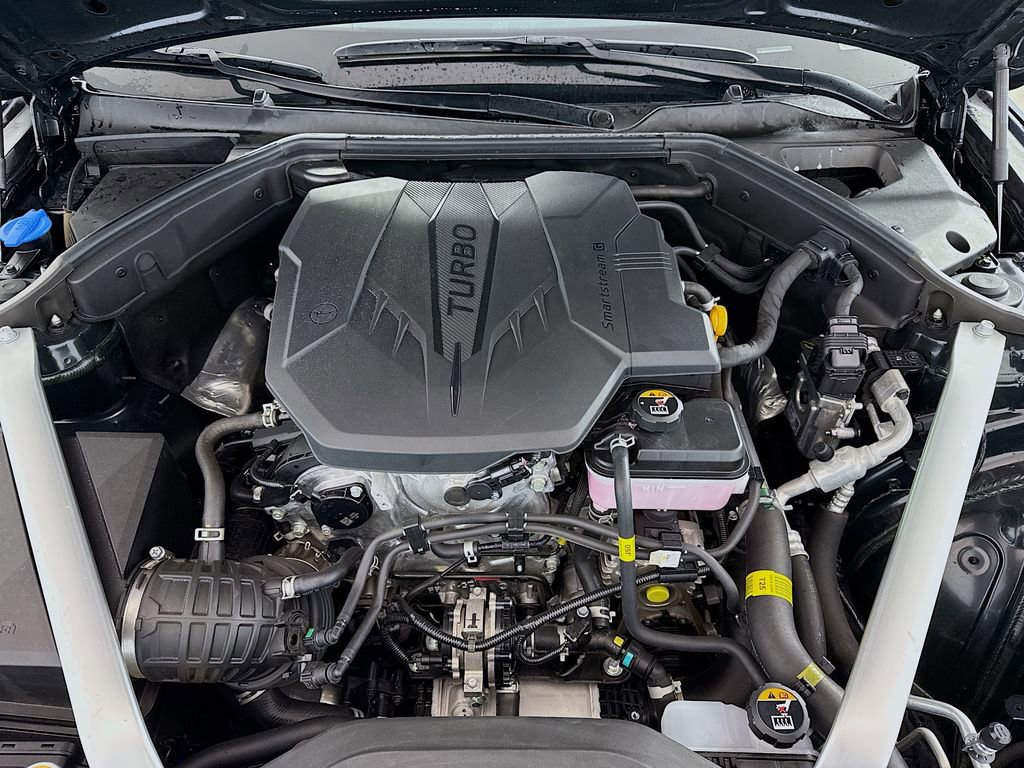 Used 2025 Genesis G70 2.5T image 30