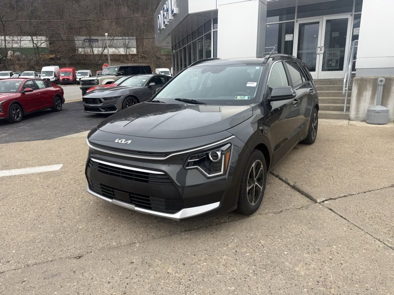 Used 2023 Kia Niro EX w/ EX Cold Weather Package image 3