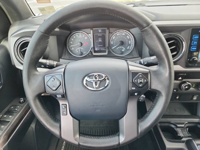Used 2016 Toyota Tacoma TRD Off-Road w/ Towing Package AWD/4WD image 9