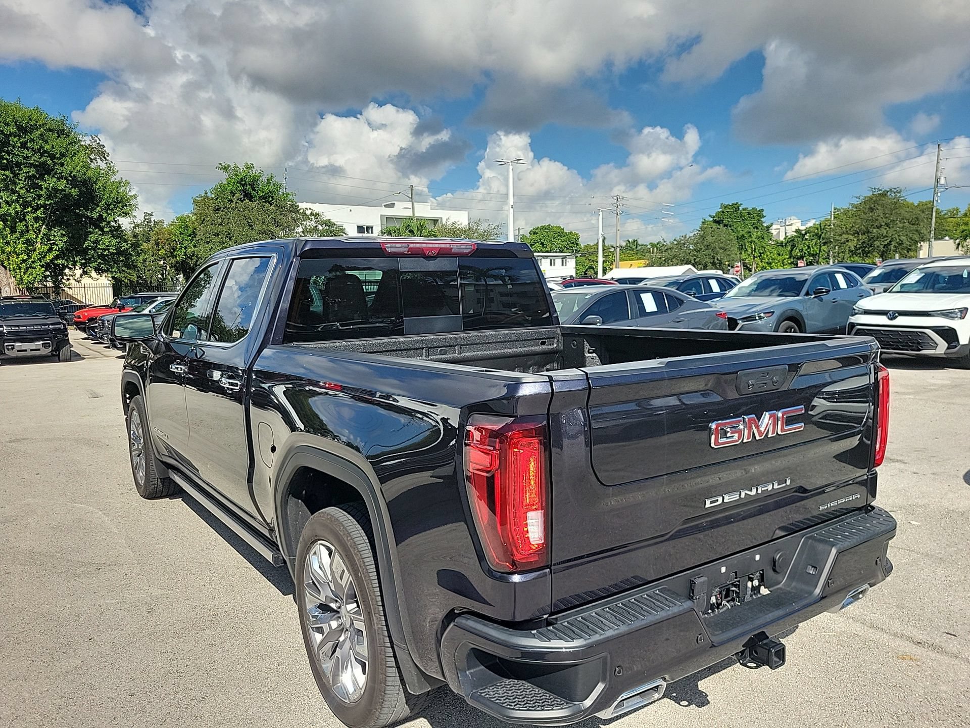 Used 2025 GMC Sierra 1500 Denali w/ Denali Reserve Package AWD/4WD image 12