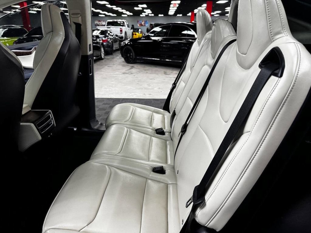 Used 2017 Tesla Model X 75D image 42