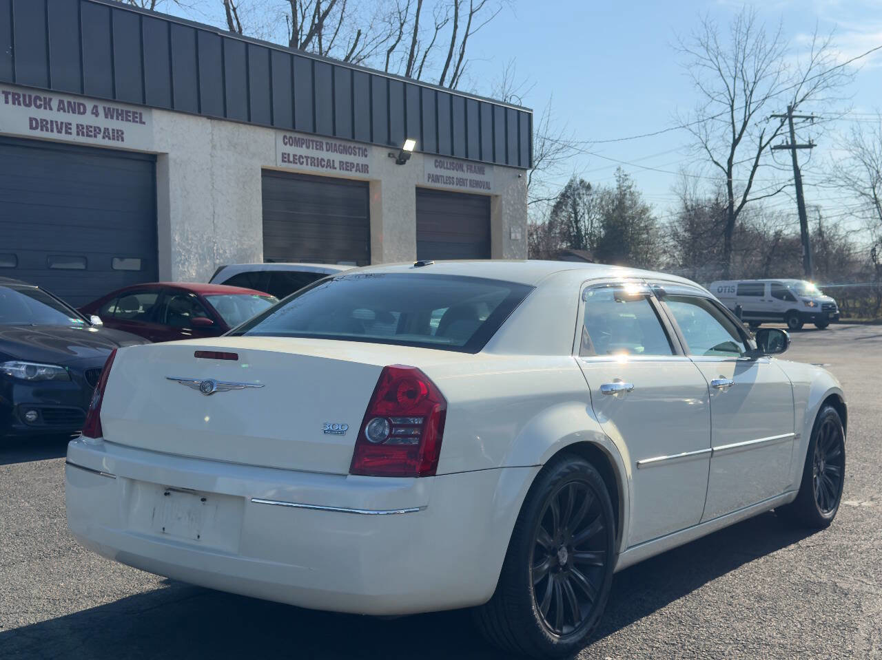 Used 2010 Chrysler 300 Touring image 5