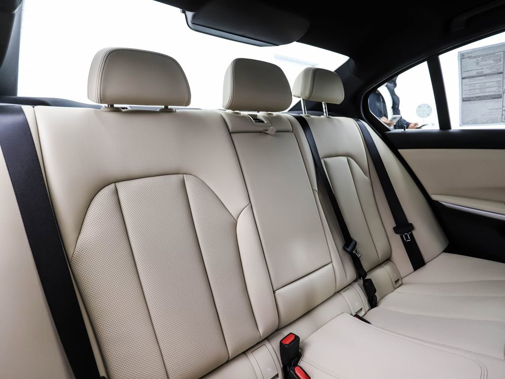 New 2026 BMW 330i xDrive Sedan w/ Premium Package image 28