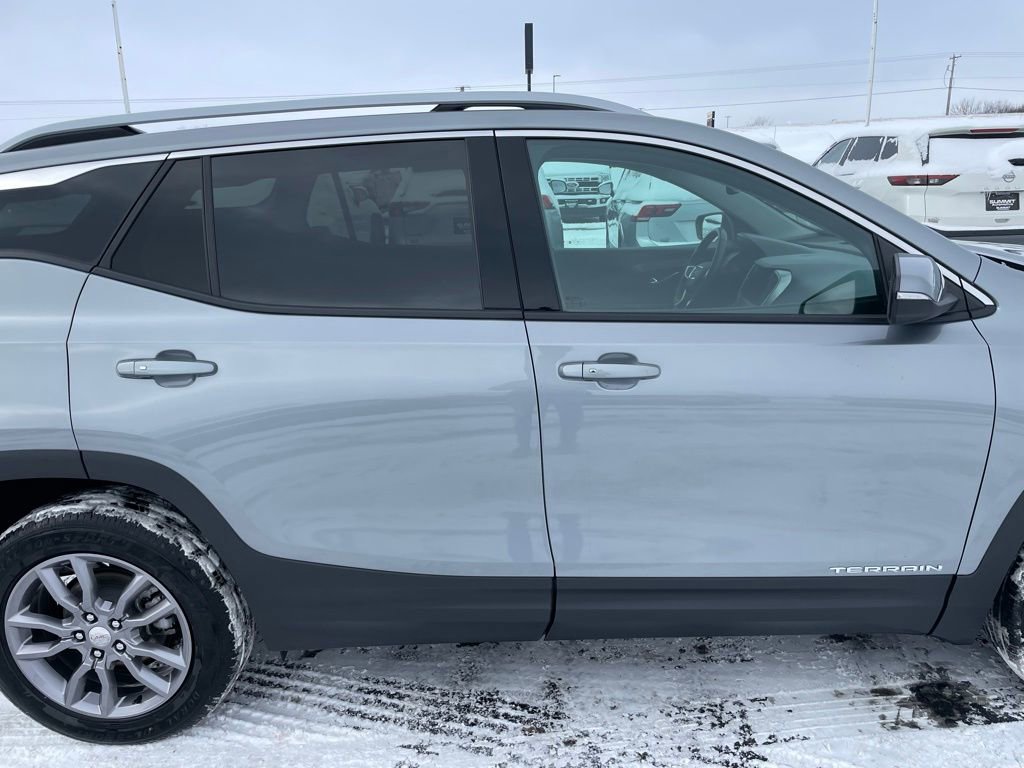 Used 2023 GMC Terrain SLT image 27