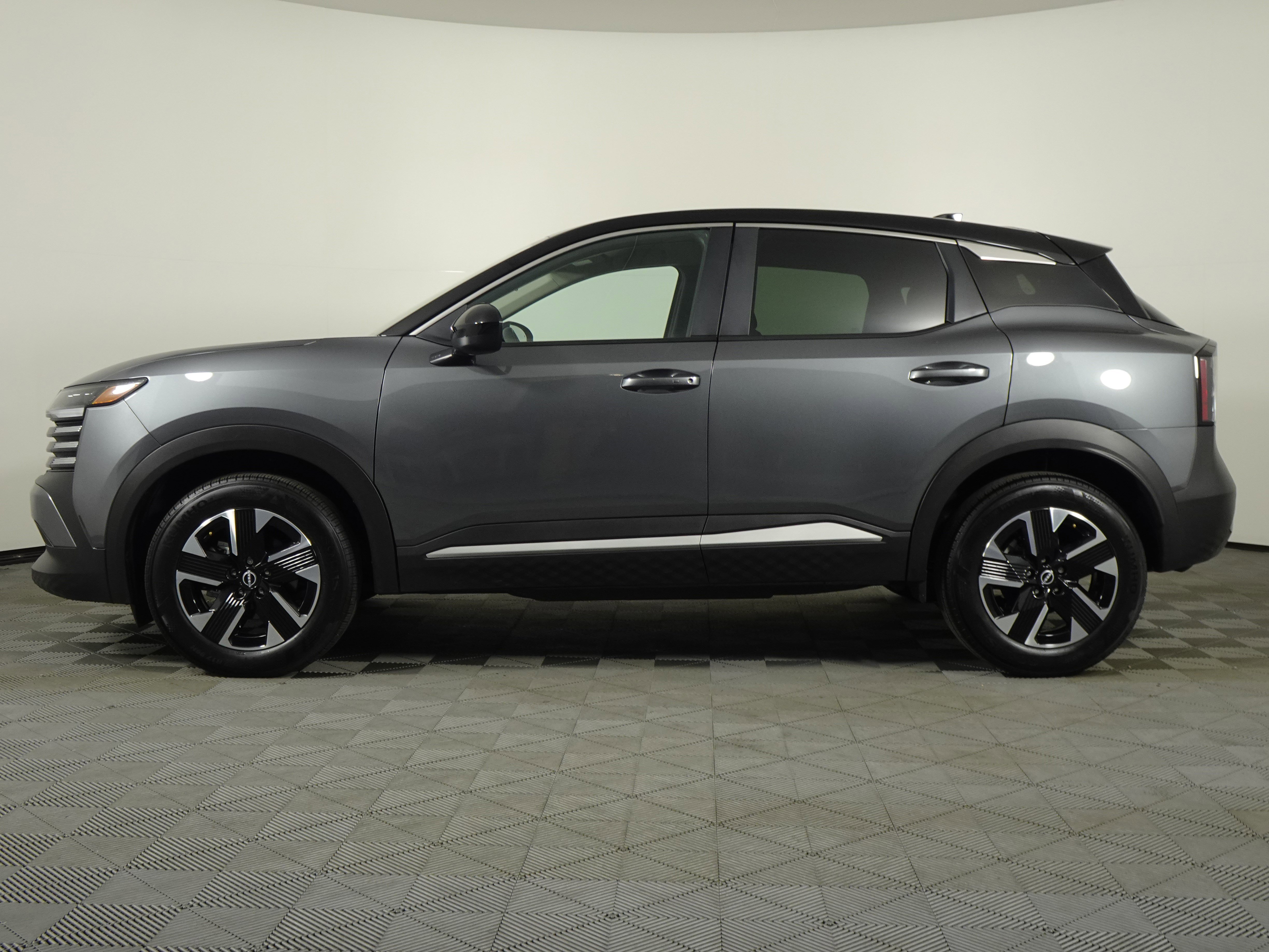Certified 2025 Nissan Kicks SV image 35