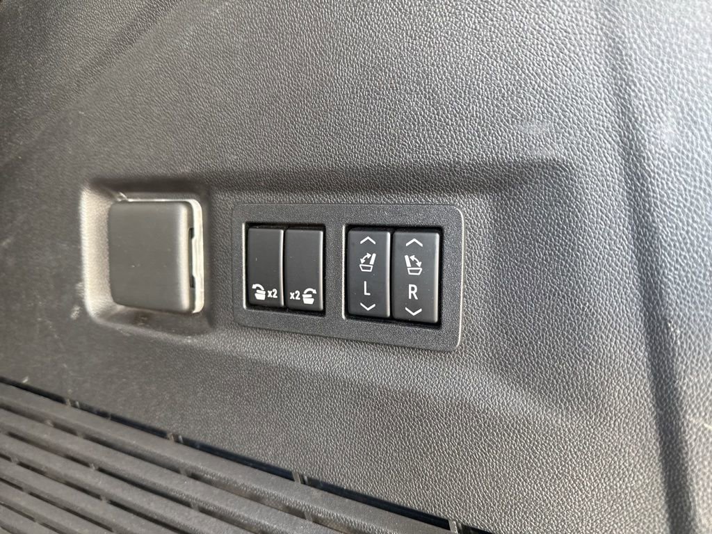 Used 2021 GMC Yukon SLT w/ SLT Luxury Plus Package AWD/4WD image 39