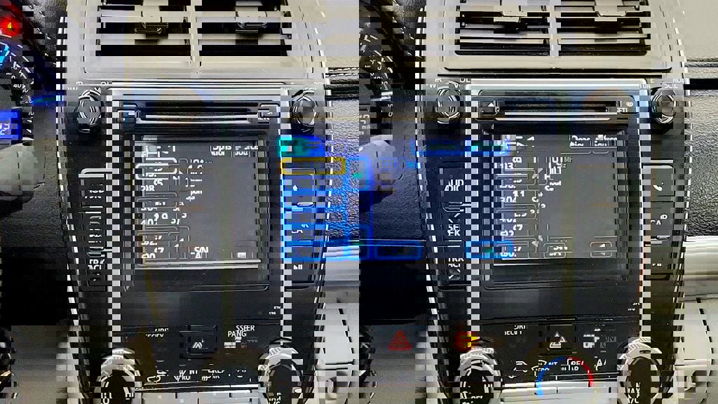 Used 2013 Toyota Camry LE FWD image 18