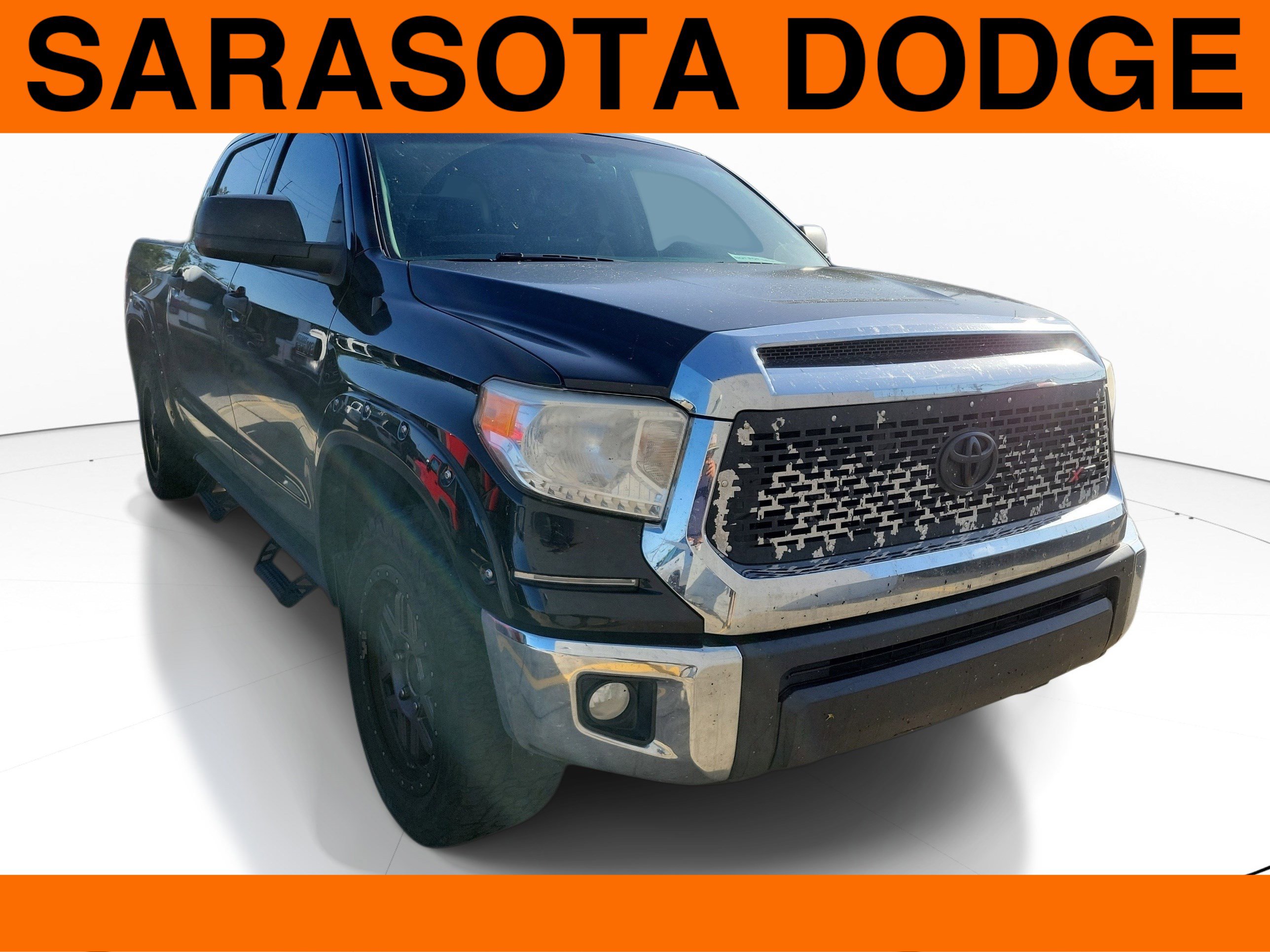 Used 2017 Toyota Tundra SR5 w/ SR5 Upgrade Package AWD/4WD image 1
