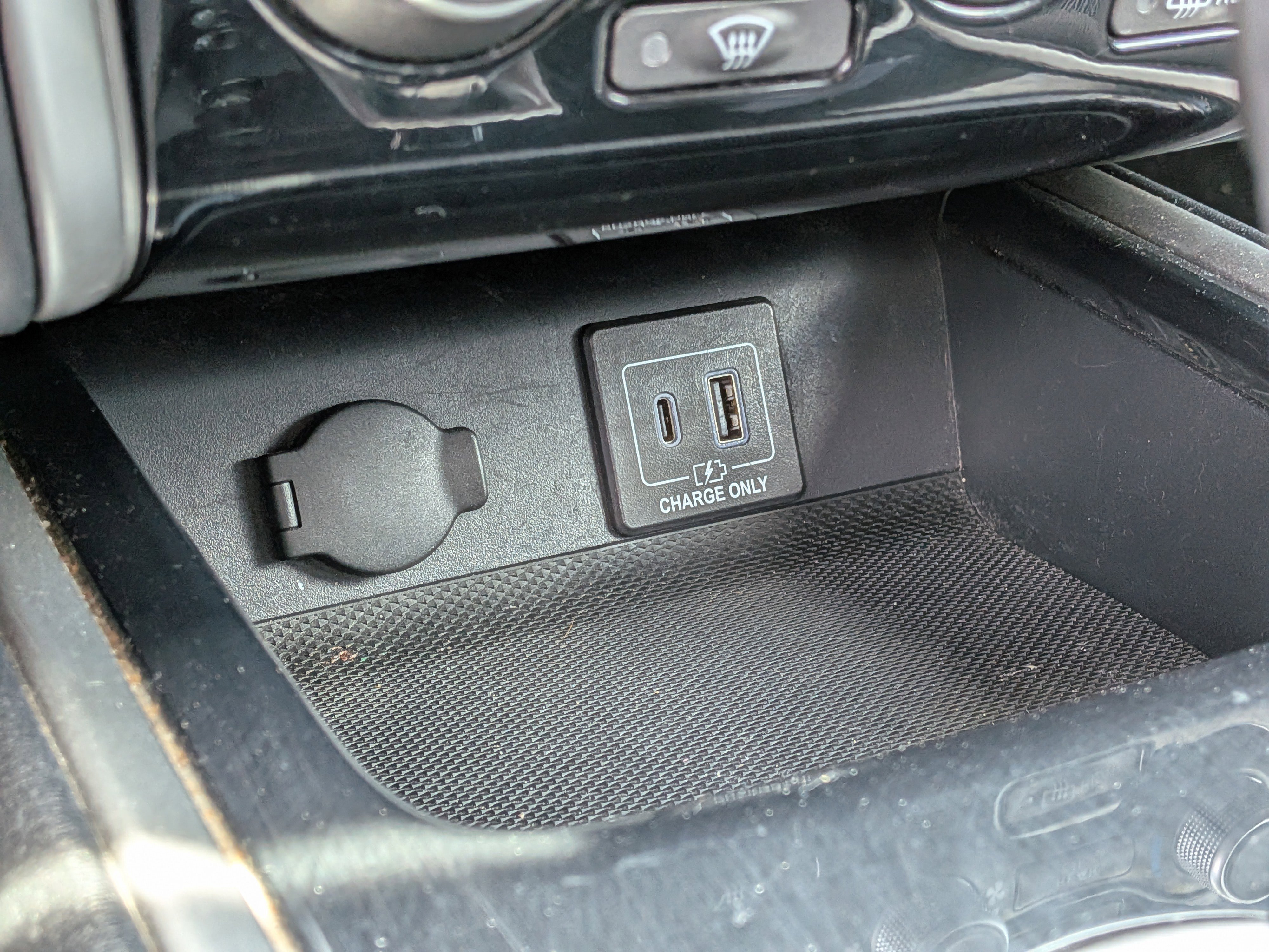 Used 2020 Nissan Pathfinder SV image 29