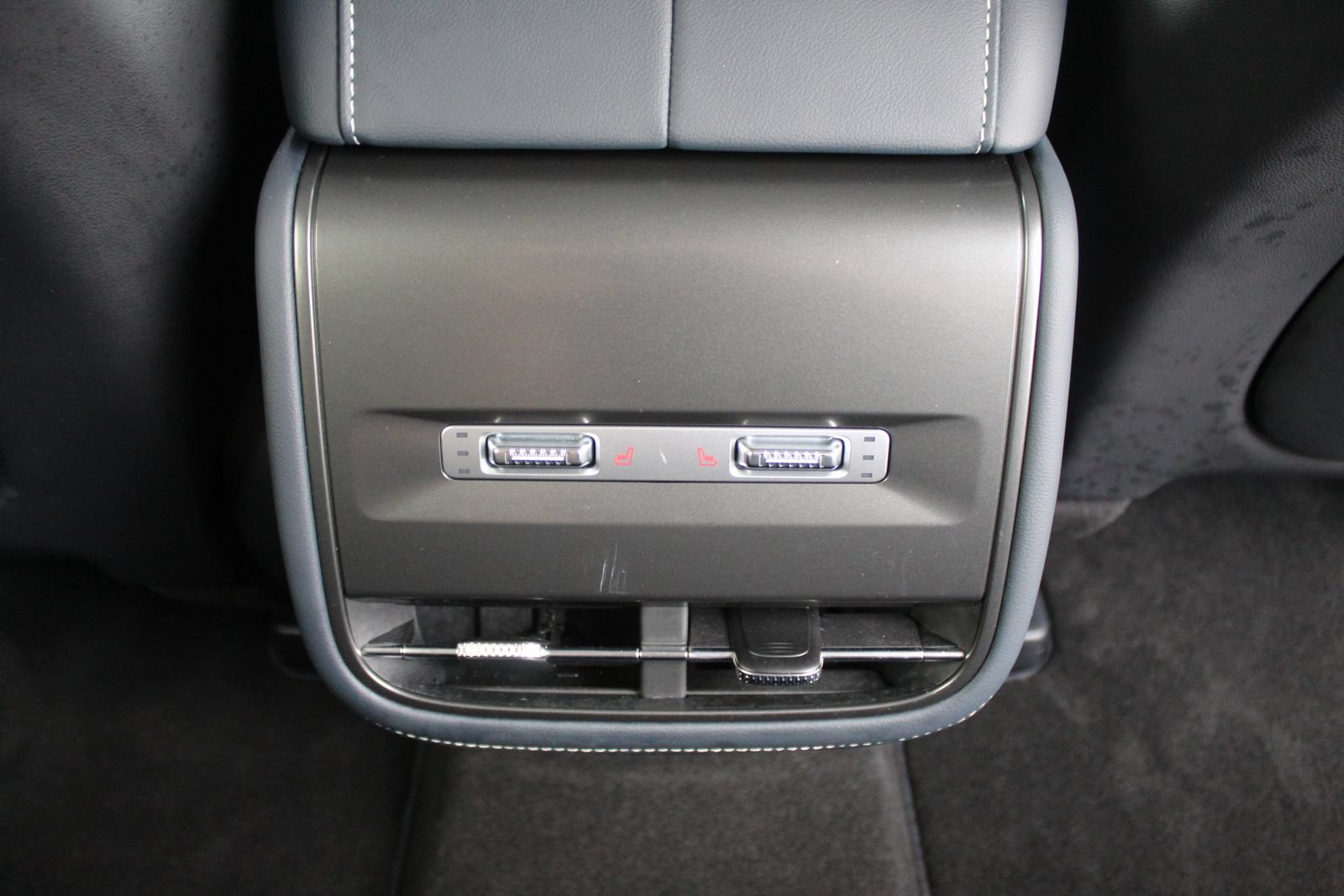 Used 2024 Lincoln Nautilus Reserve w/ Equipment Group 203A AWD/4WD image 16