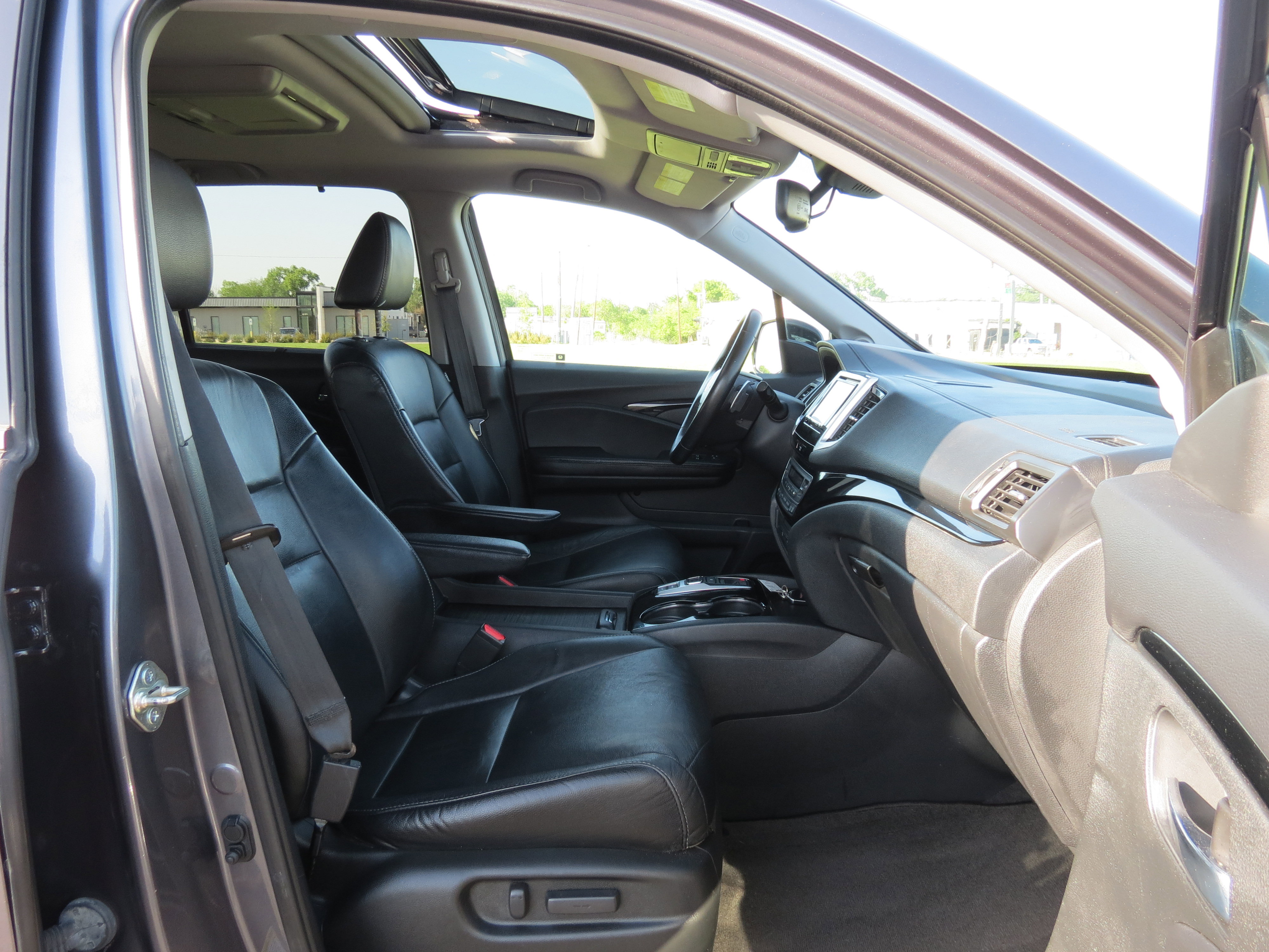 Used 2016 Honda Pilot Touring image 37