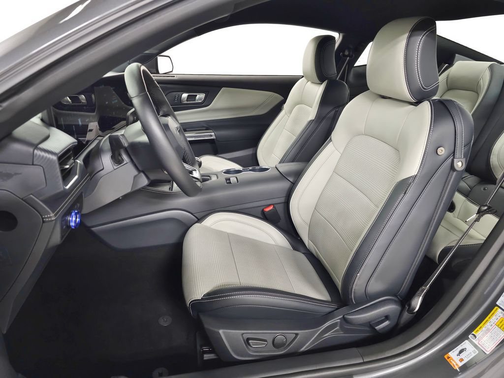 Used 2025 Ford Mustang GT Premium RWD image 17