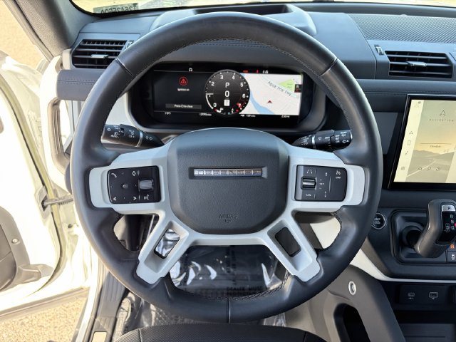 Used 2023 Land Rover Defender 130 X-Dynamic SE AWD/4WD image 9