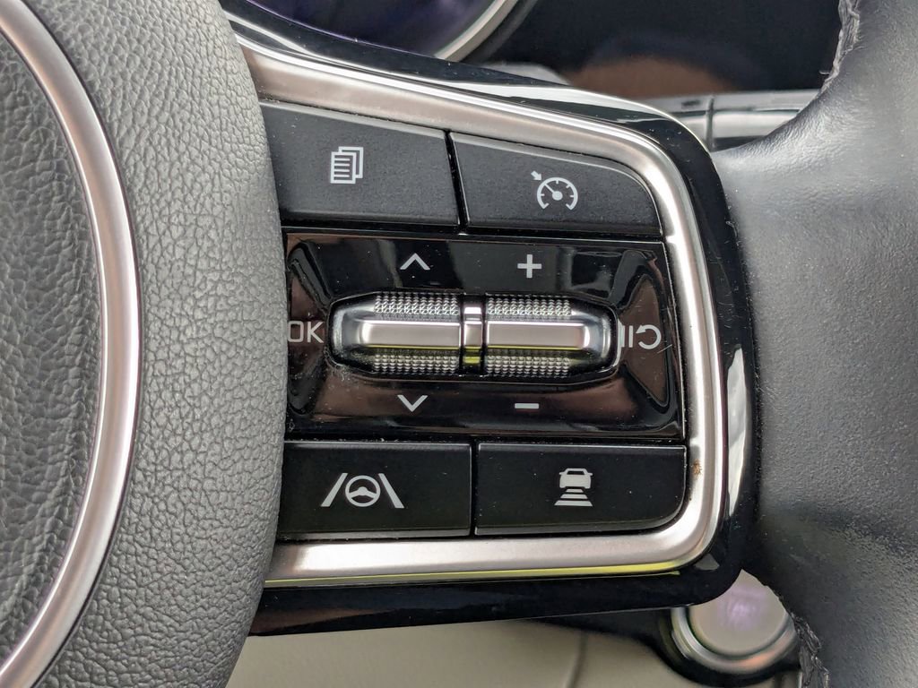 Used 2022 Kia Carnival SX FWD image 38