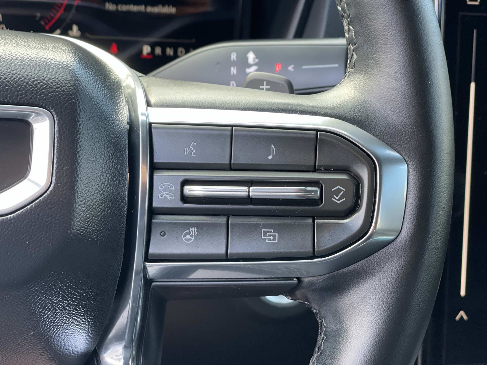 Used 2025 GMC Terrain Elevation w/ Elevation Premium Package image 12