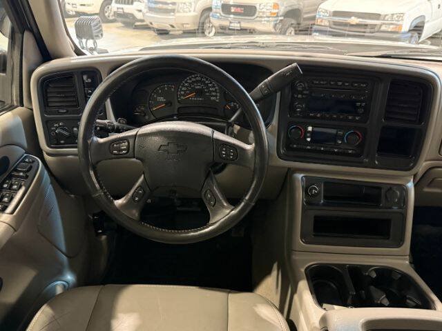 Used 2006 Chevrolet Silverado 2500 LT w/ Heavy-Duty Power Package AWD/4WD image 19