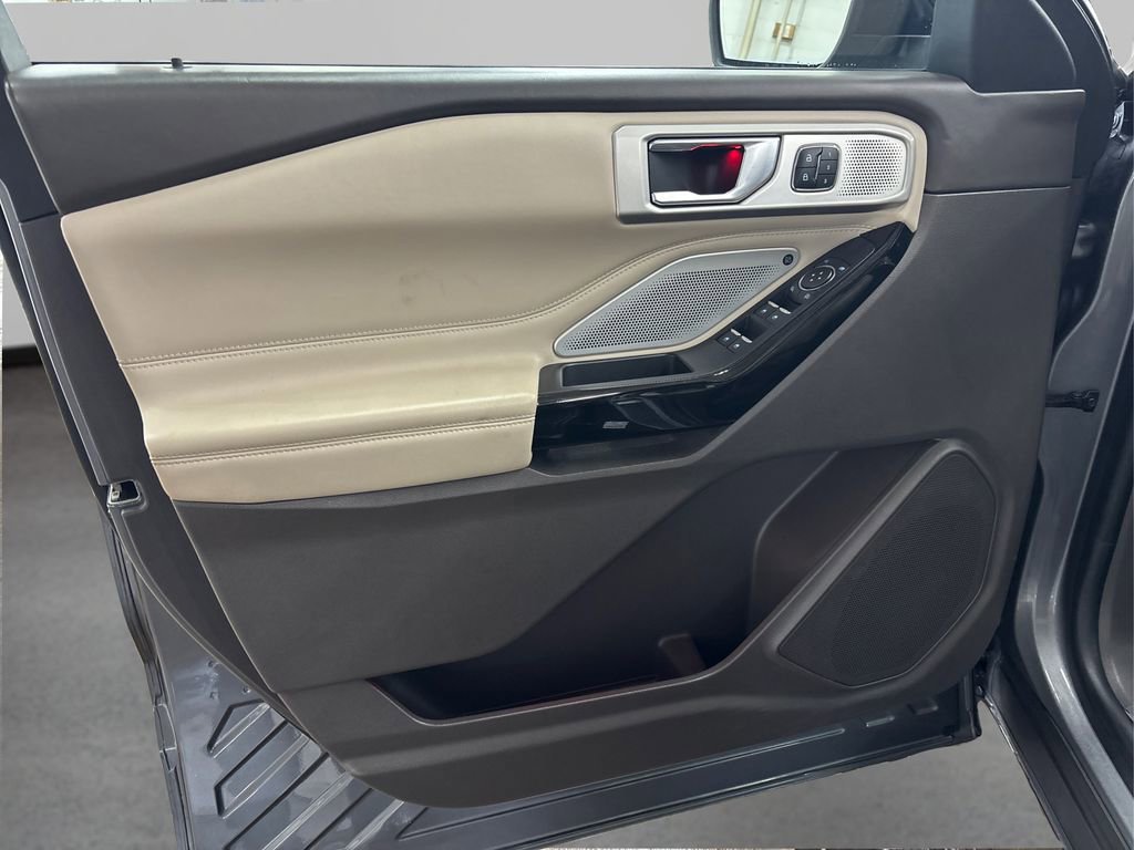 Used 2021 Ford Explorer Platinum w/ Equipment Group 601A image 28