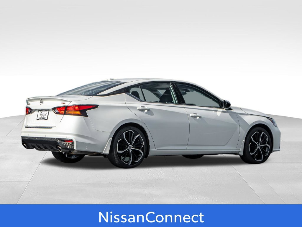 Used 2023 Nissan Altima 2.5 SR w/ SR Premium Package FWD image 7