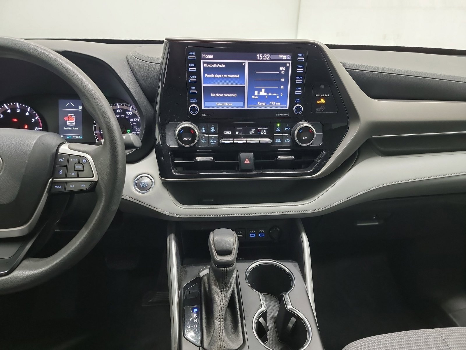 Used 2022 Toyota Highlander L image 22