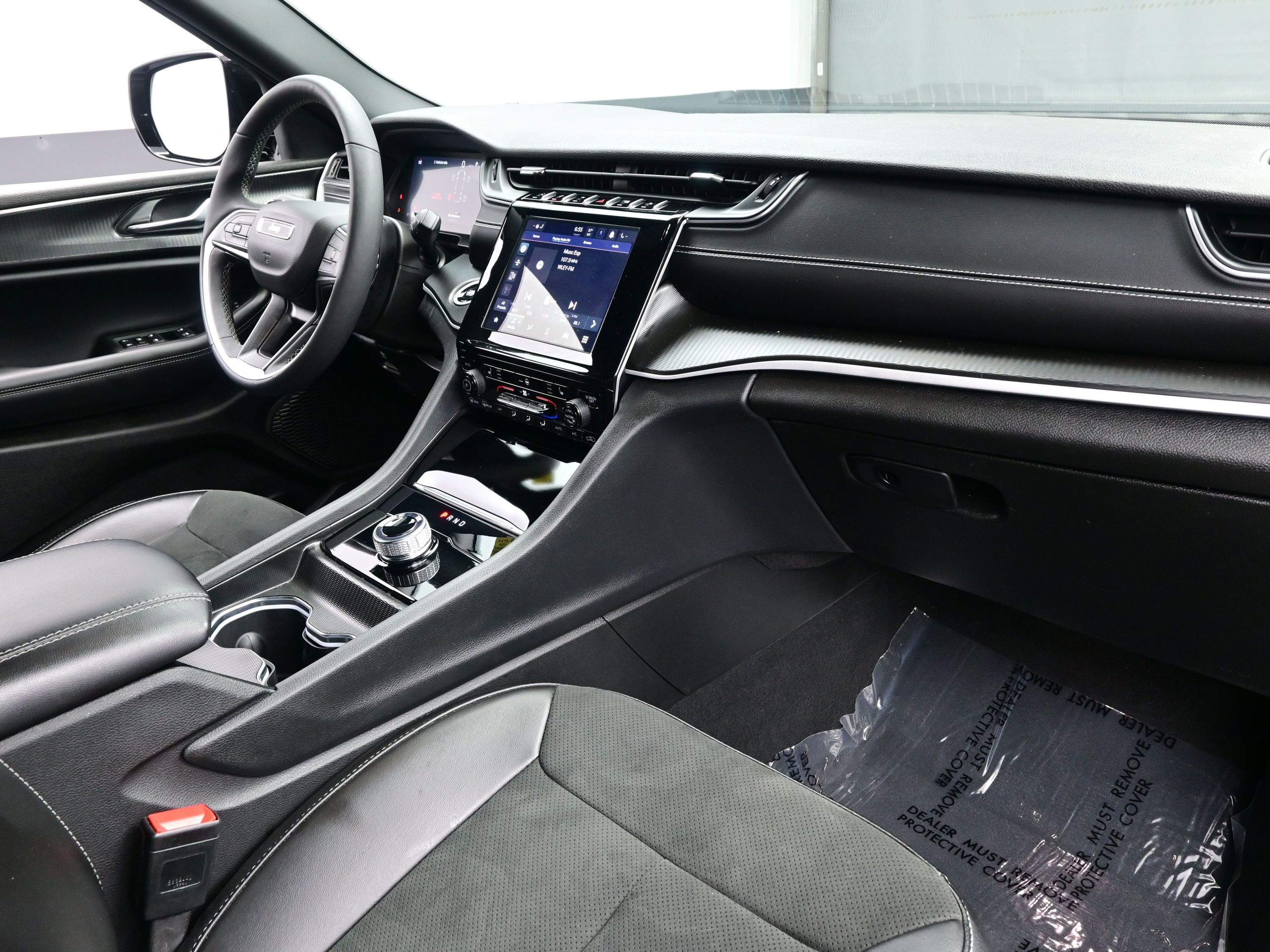 Used 2024 Jeep Grand Cherokee L Altitude image 15