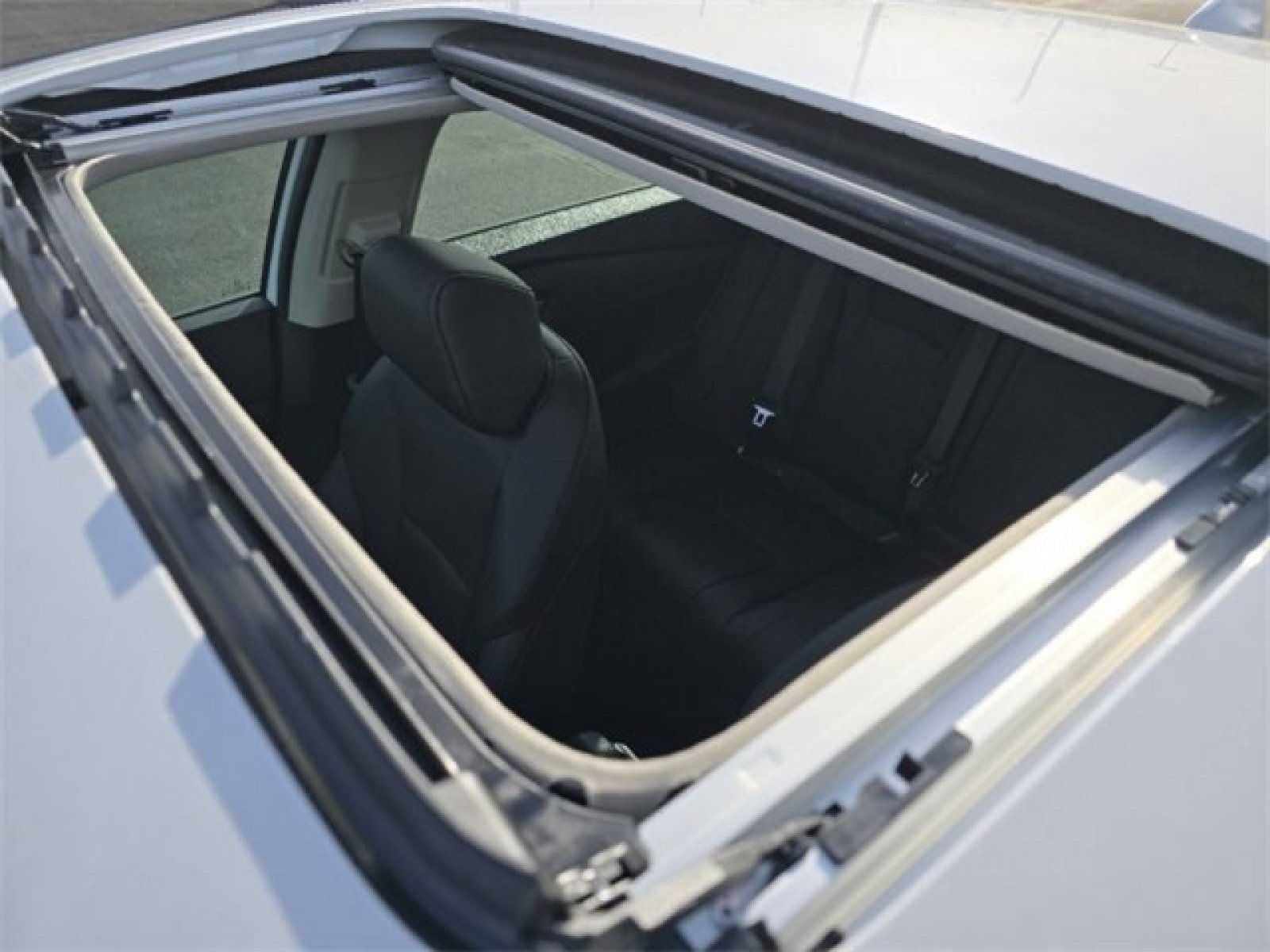 New 2025 Honda Accord EX-L image 2