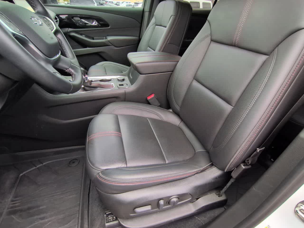 Used 2023 Chevrolet Traverse RS w/ LPO, Floor Liner Package FWD image 16