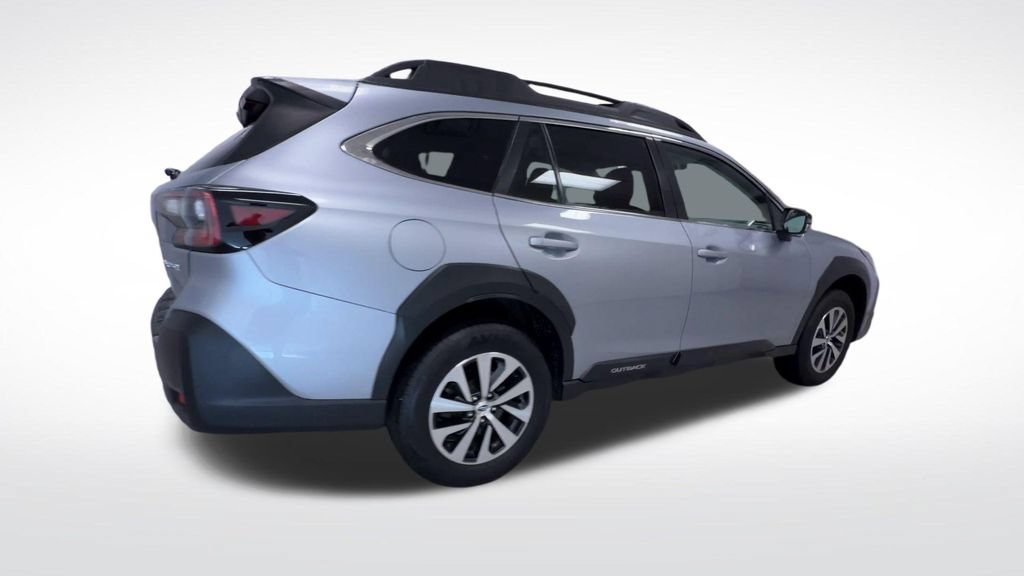 Used 2024 Subaru Outback Premium AWD/4WD image 8