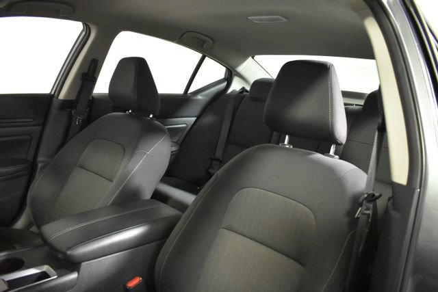 Used 2025 Nissan Altima 2.5 SV FWD image 10