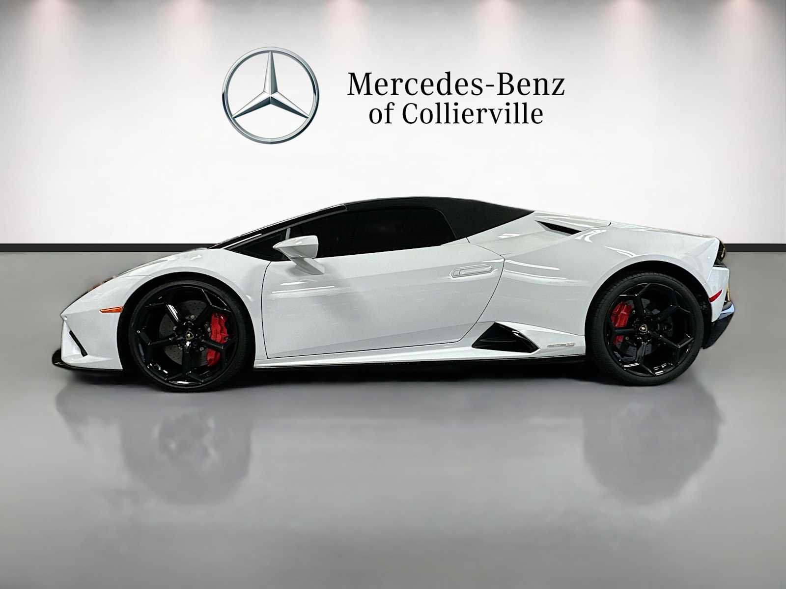 Used 2022 Lamborghini Huracan EVO RWD image 8