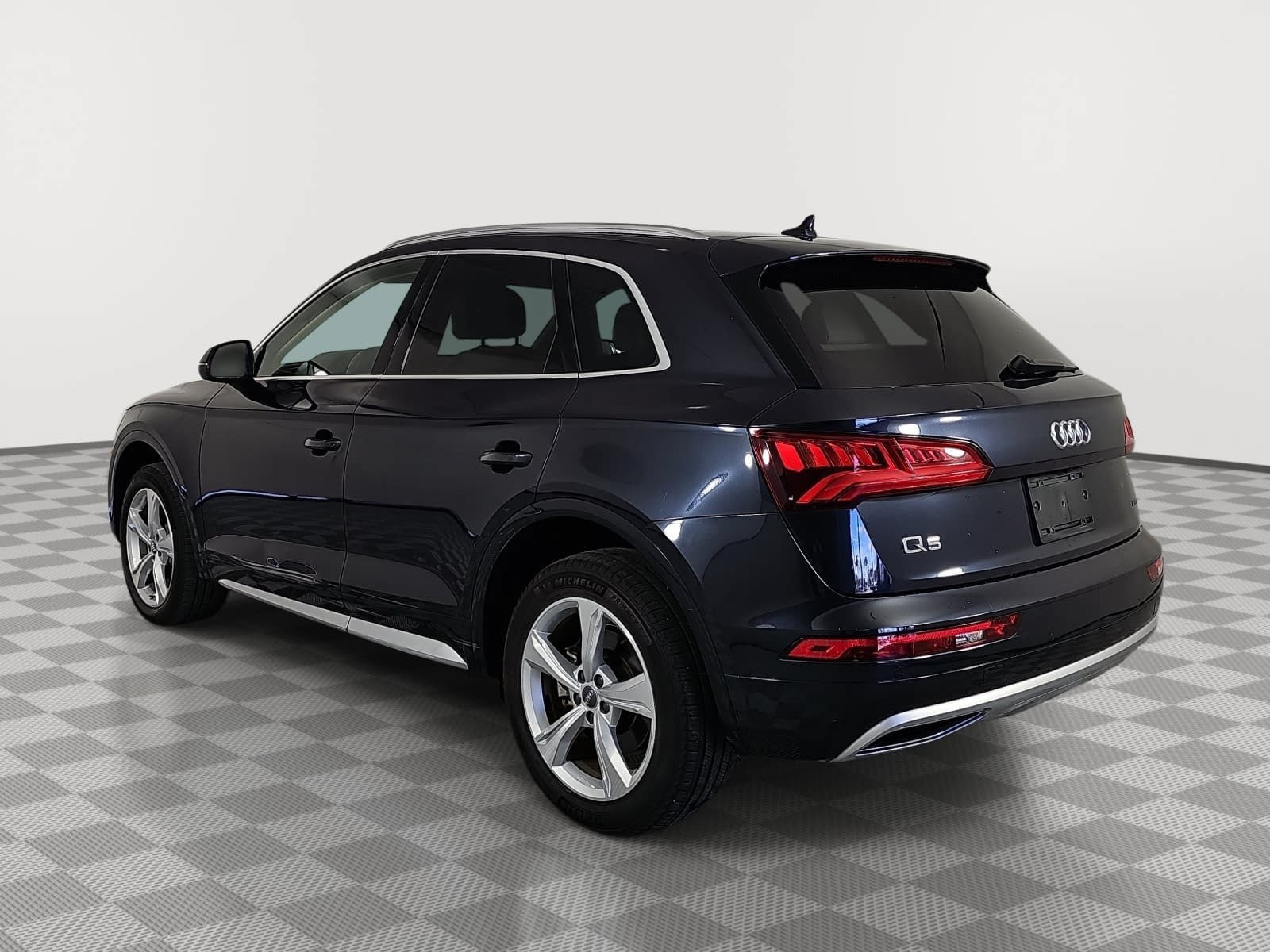 Used 2020 Audi Q5 2.0T Premium Plus w/ Premium Plus Package AWD/4WD image 4