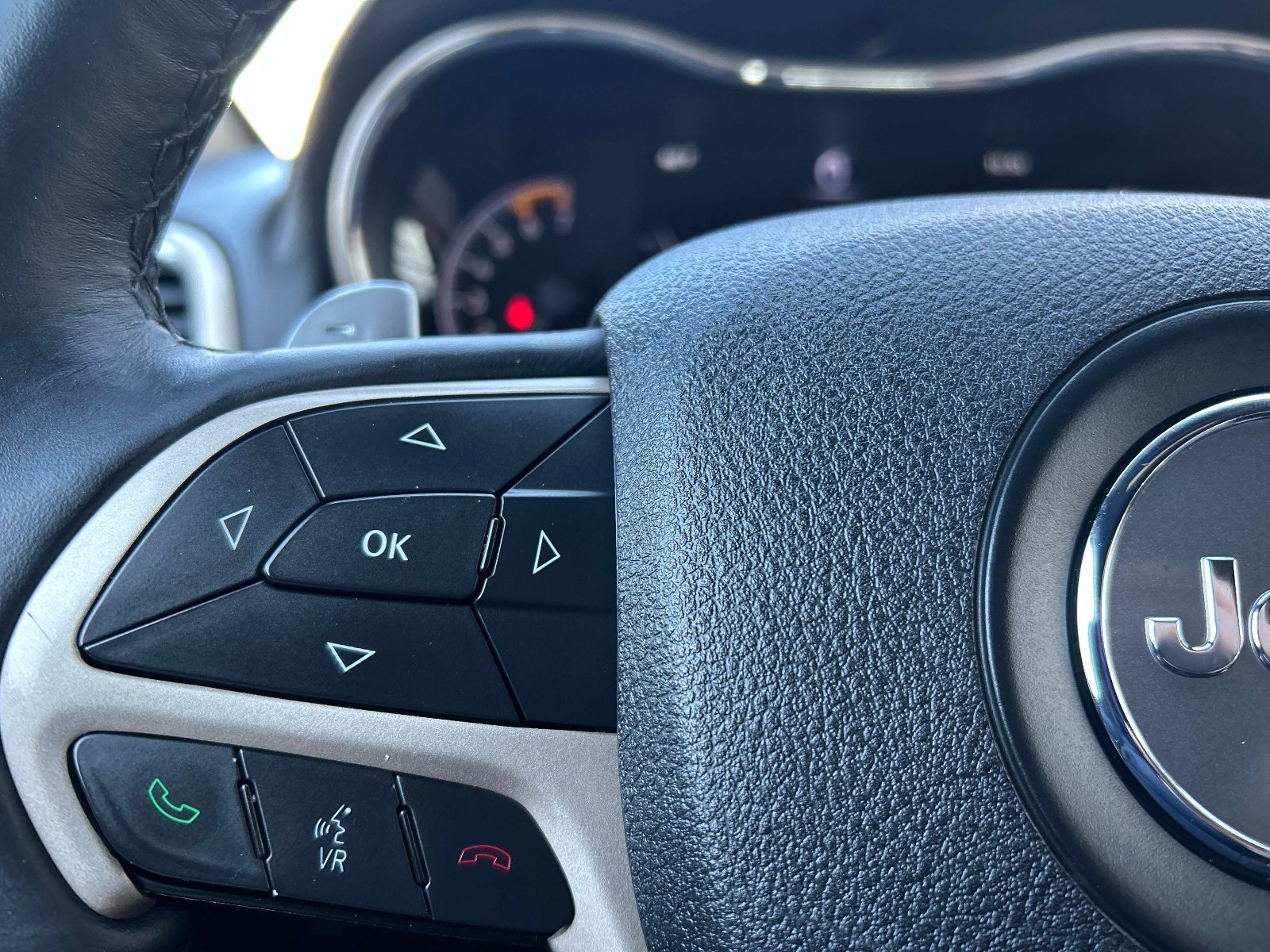 Used 2014 Jeep Grand Cherokee Limited image 25