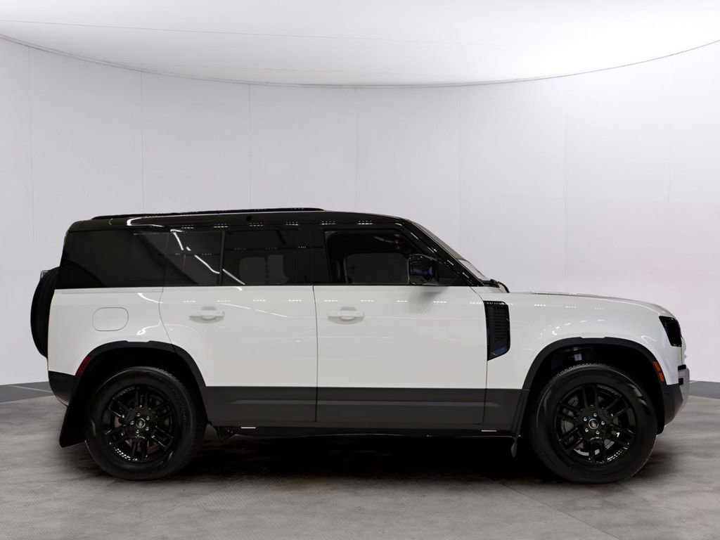 New 2025 Land Rover Defender 110 S image 4