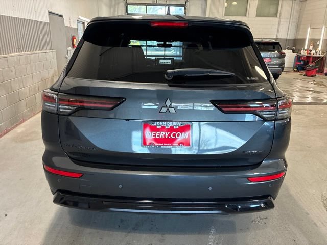New 2026 Mitsubishi Outlander LE AWD/4WD image 4