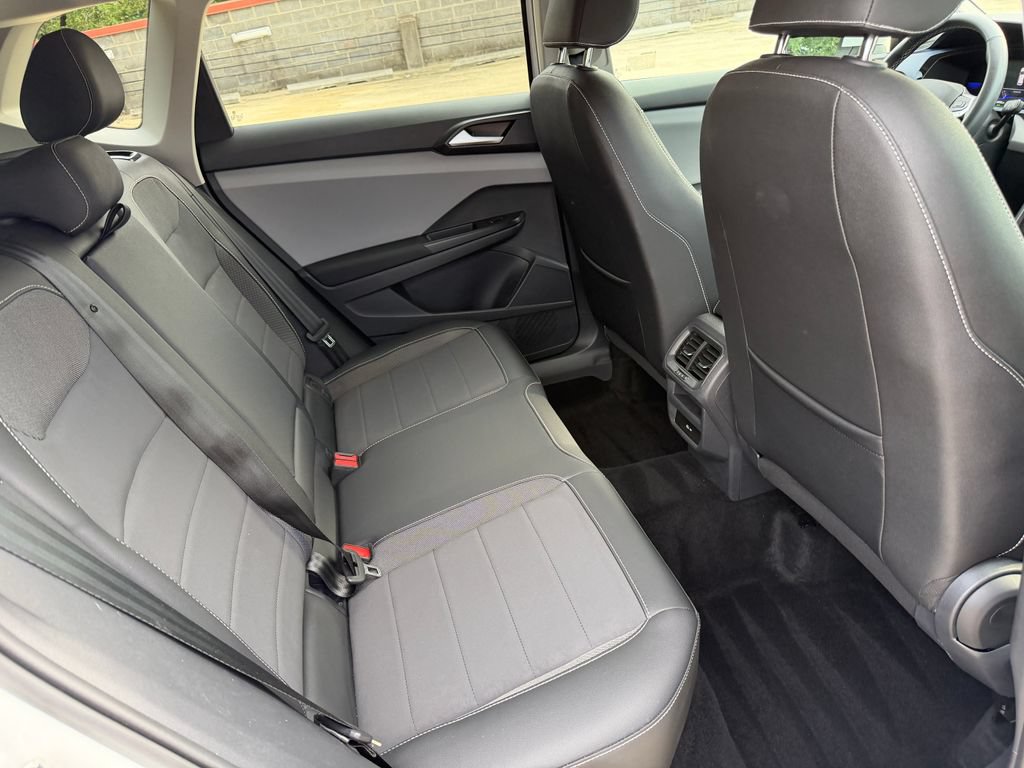 Used 2023 Volkswagen Taos SE FWD image 25