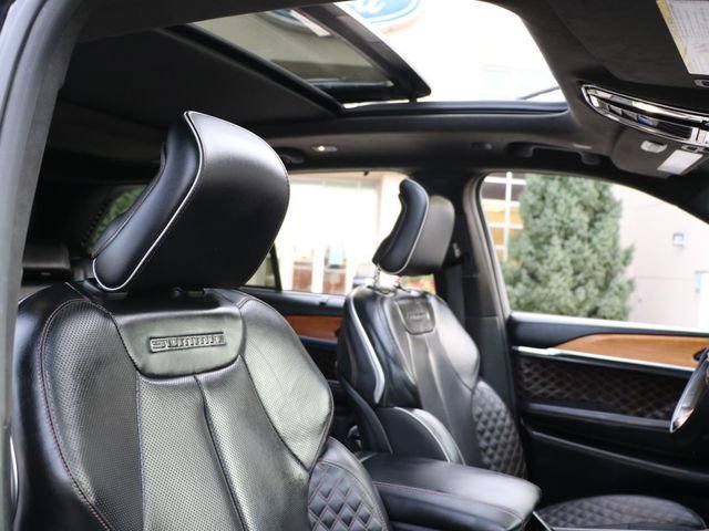 Used 2022 Jeep Grand Cherokee Summit AWD/4WD image 9