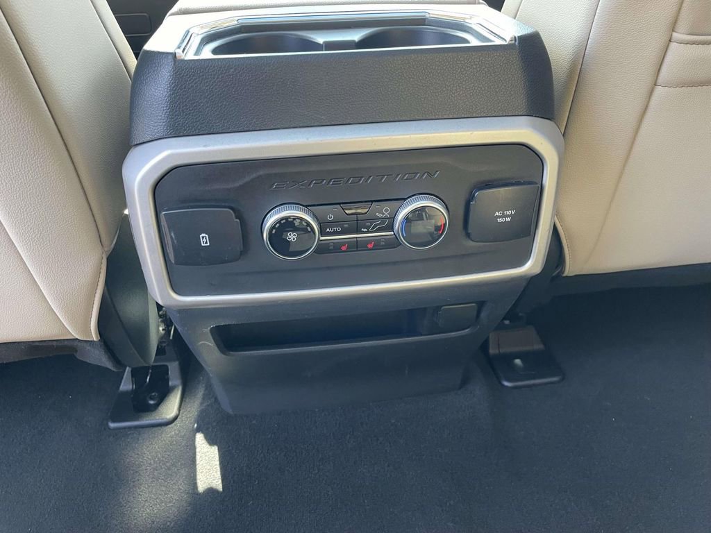 Used 2024 Ford Expedition Limited AWD/4WD image 15