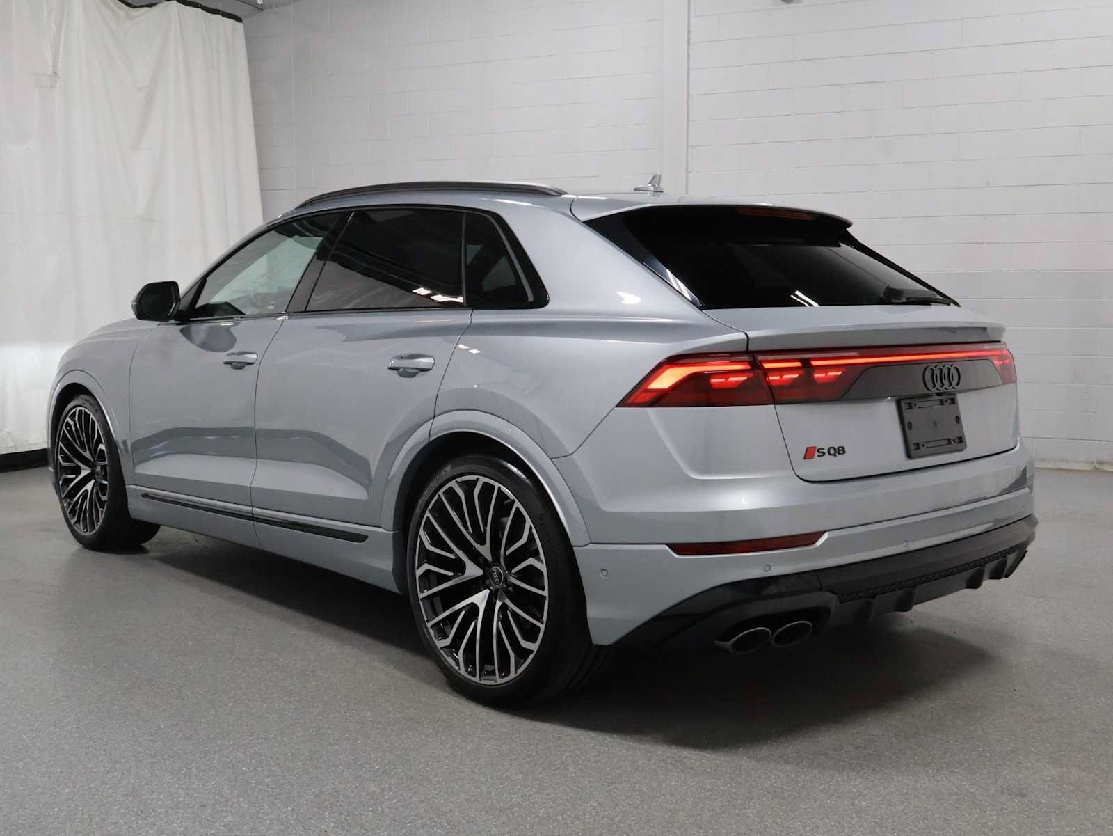 Used 2024 Audi SQ8 Prestige AWD/4WD image 3
