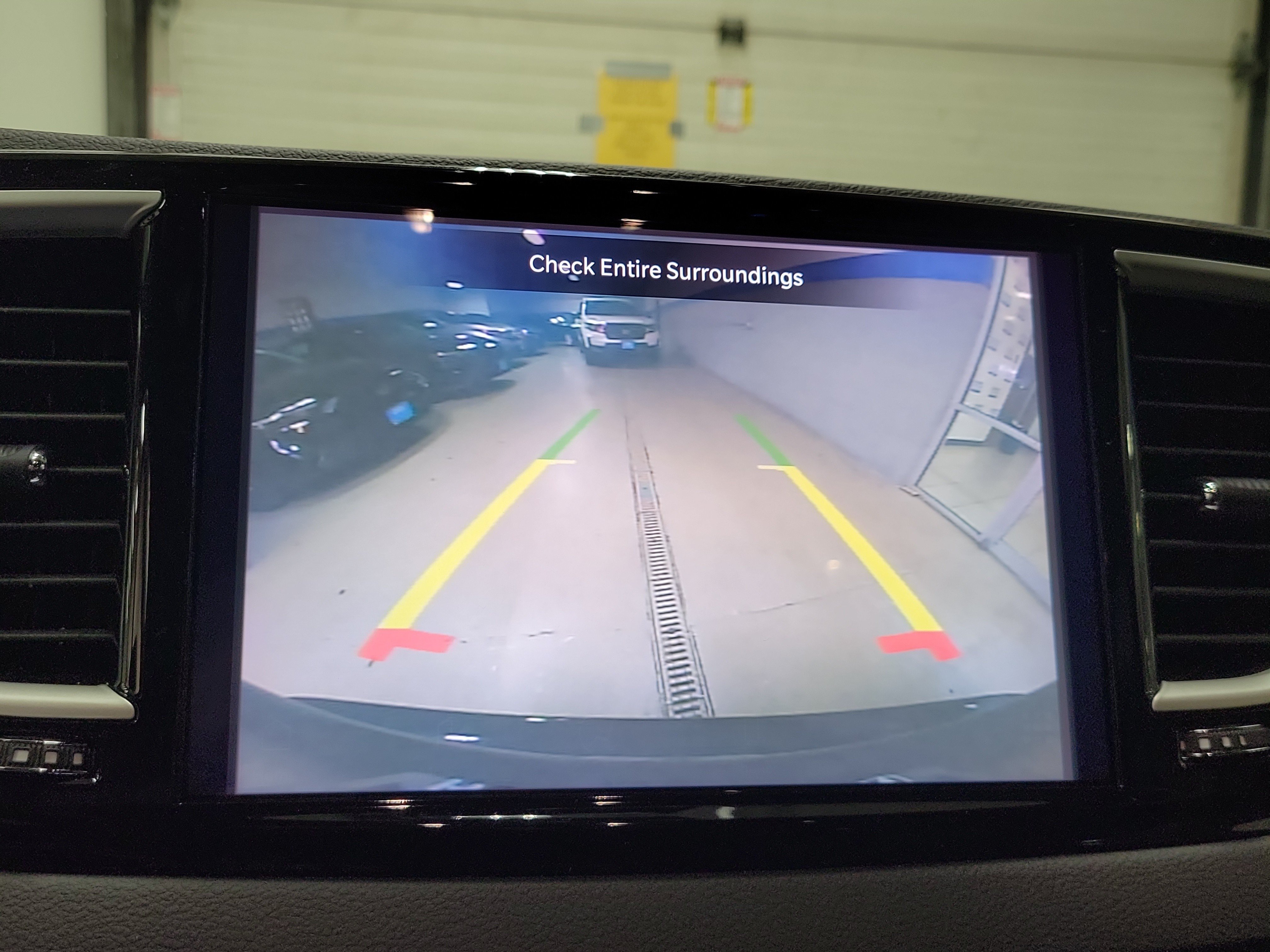 Used 2025 Chrysler Pacifica Select FWD image 31