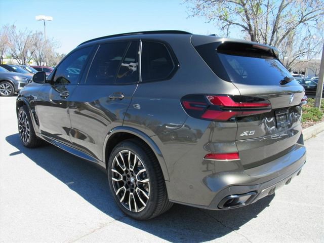 Used 2026 BMW X5 xDrive50e image 5