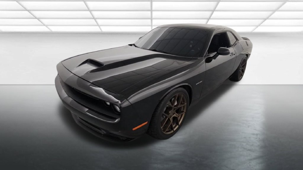 Used 2021 Dodge Challenger R/T RWD image 2