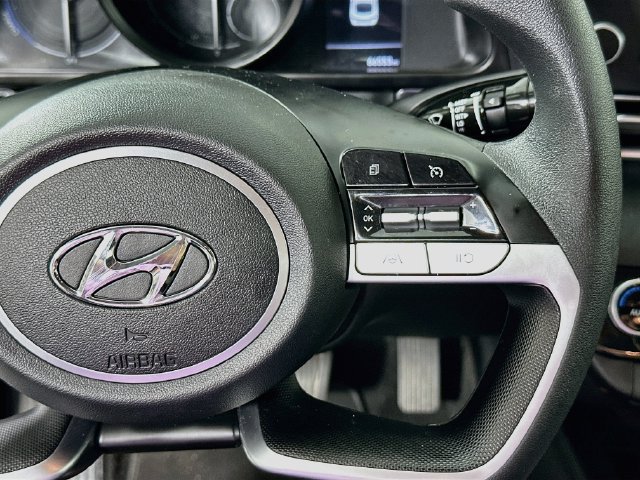 Used 2022 Hyundai Elantra Blue FWD image 22