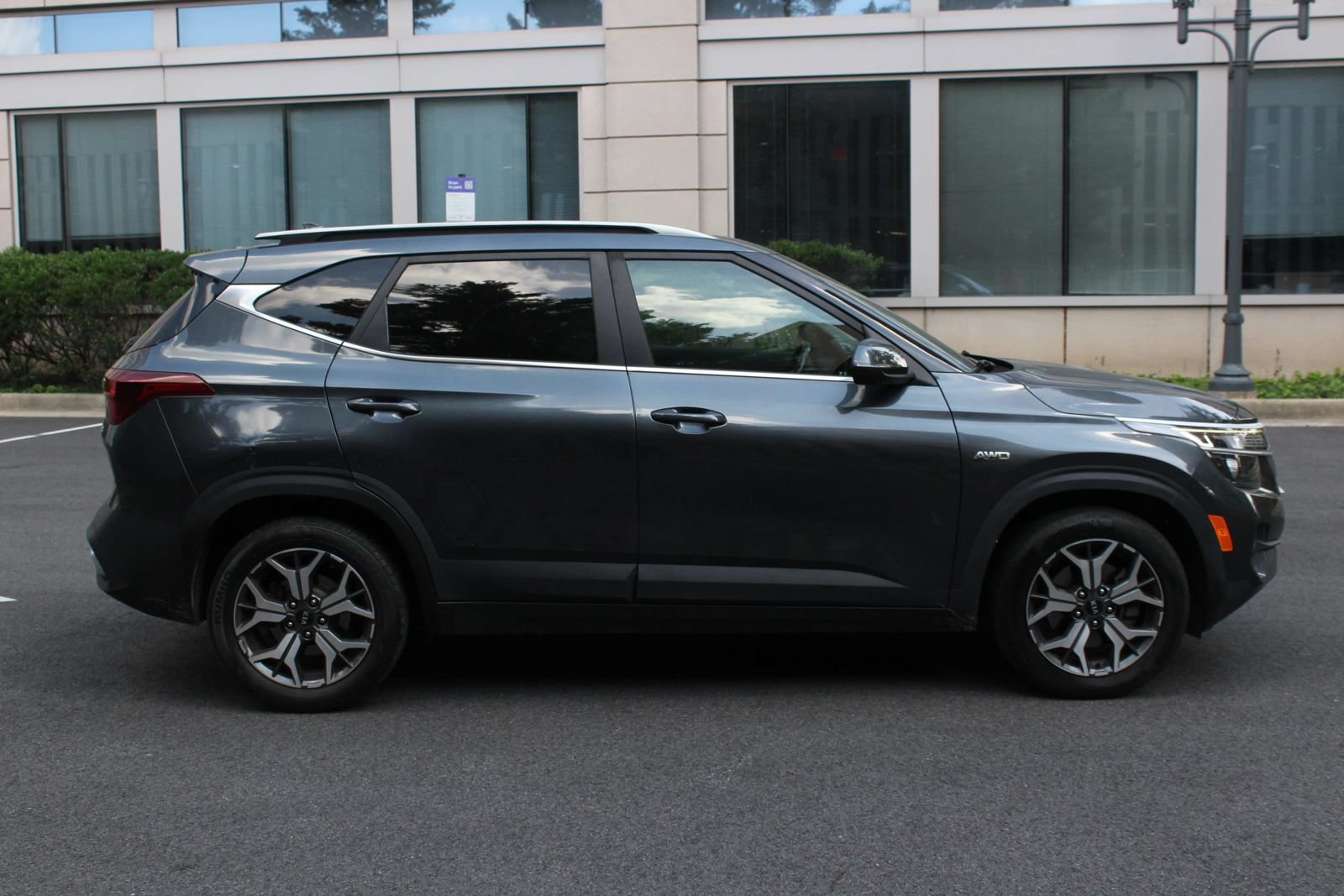 Used 2021 Kia Seltos EX AWD/4WD image 6