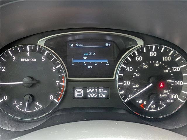 Used 2013 Nissan Pathfinder Platinum w/ Platinum Premium Pkg FWD image 11