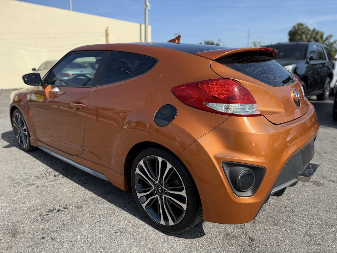 Used 2016 Hyundai Veloster Turbo FWD image 5