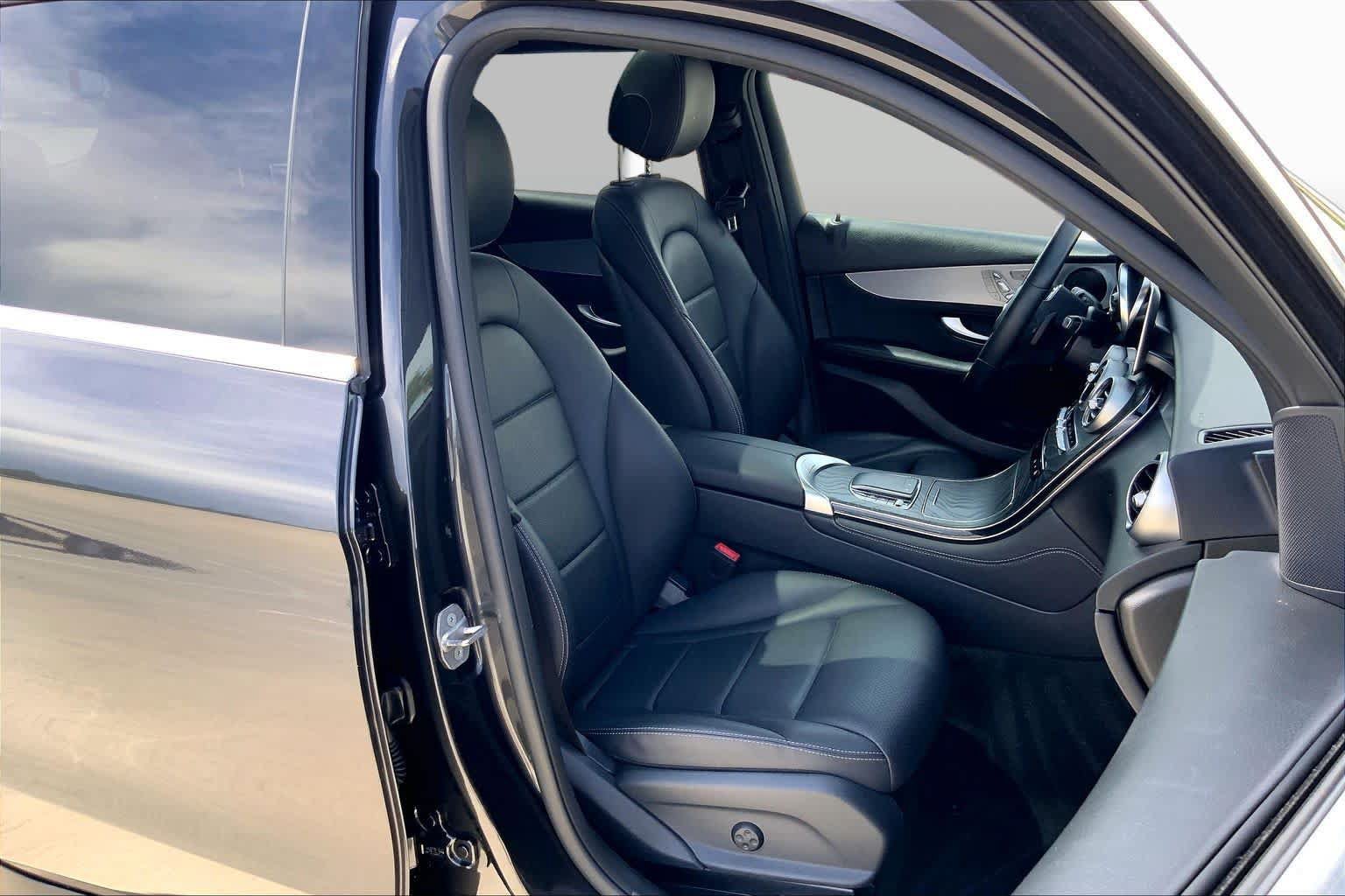 Used 2021 Mercedes-Benz GLC 300 4MATIC image 9