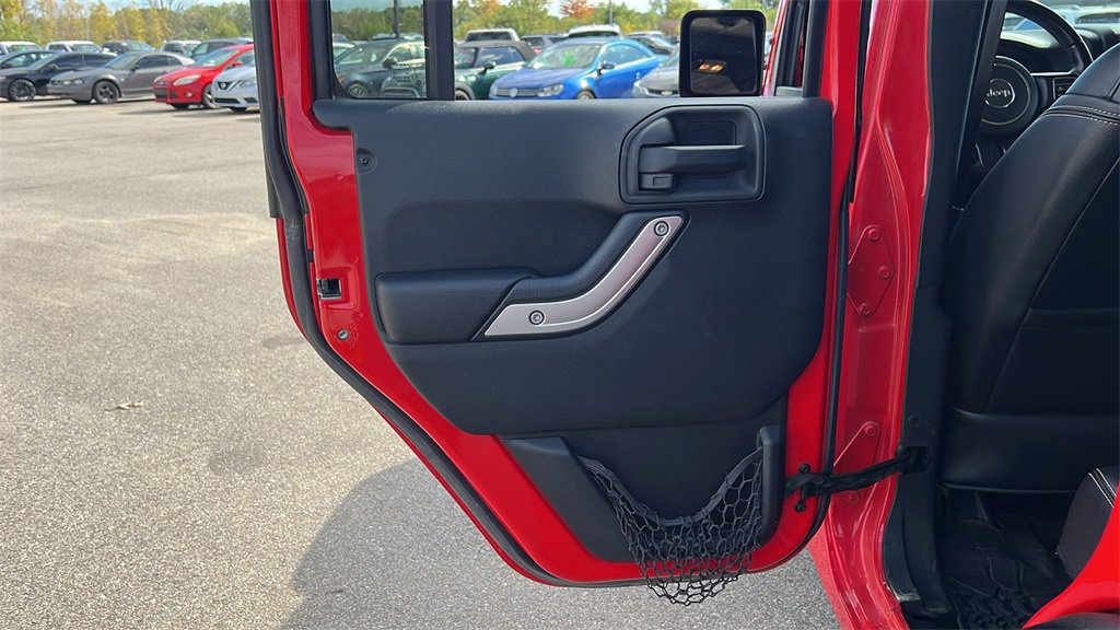 Used 2016 Jeep Wrangler Unlimited Sahara w/ Dual Top Group image 26