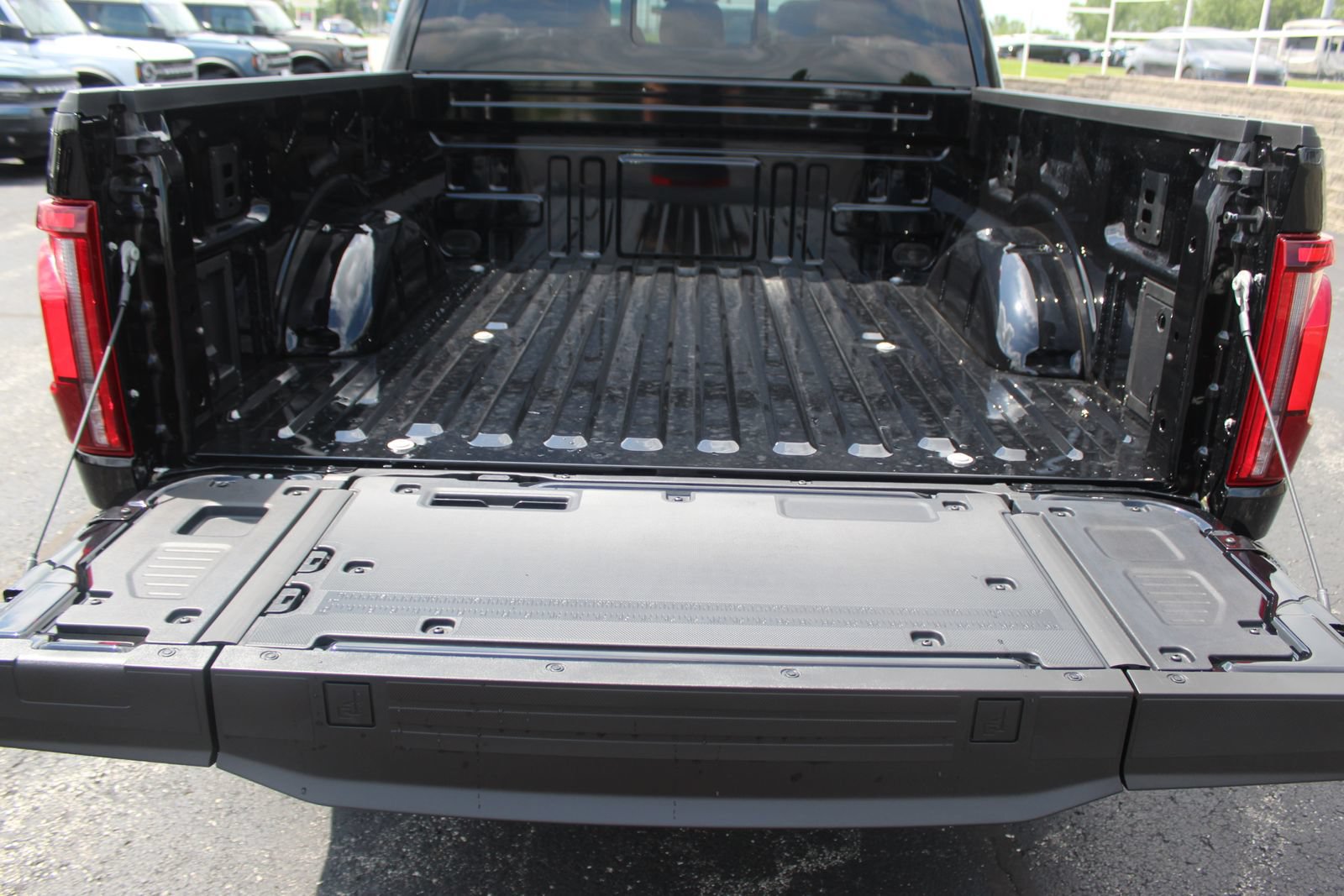 New 2026 Ford F150 Lariat w/ Equipment Group 502A High AWD/4WD image 21