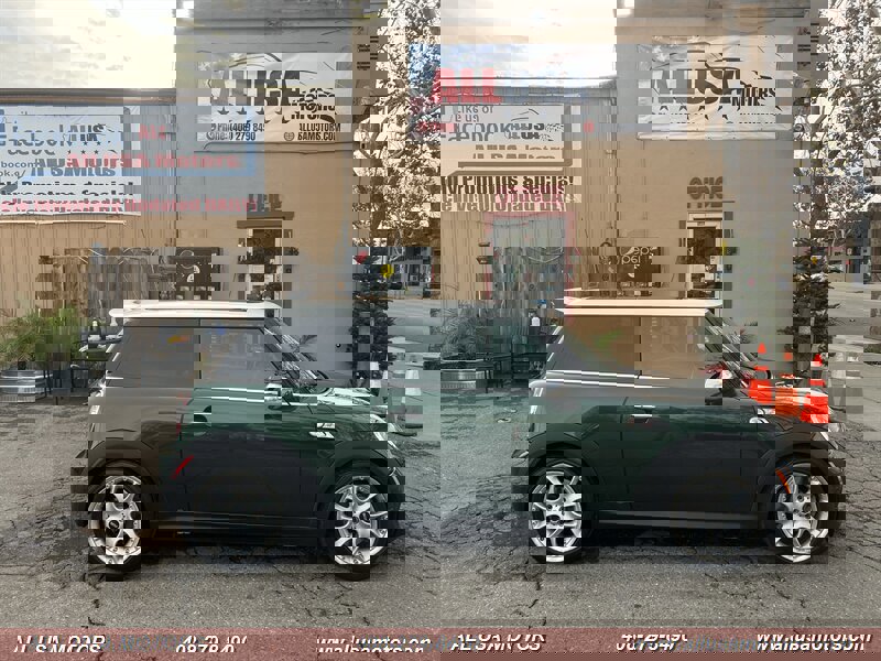 Used 2011 MINI Cooper S image 1