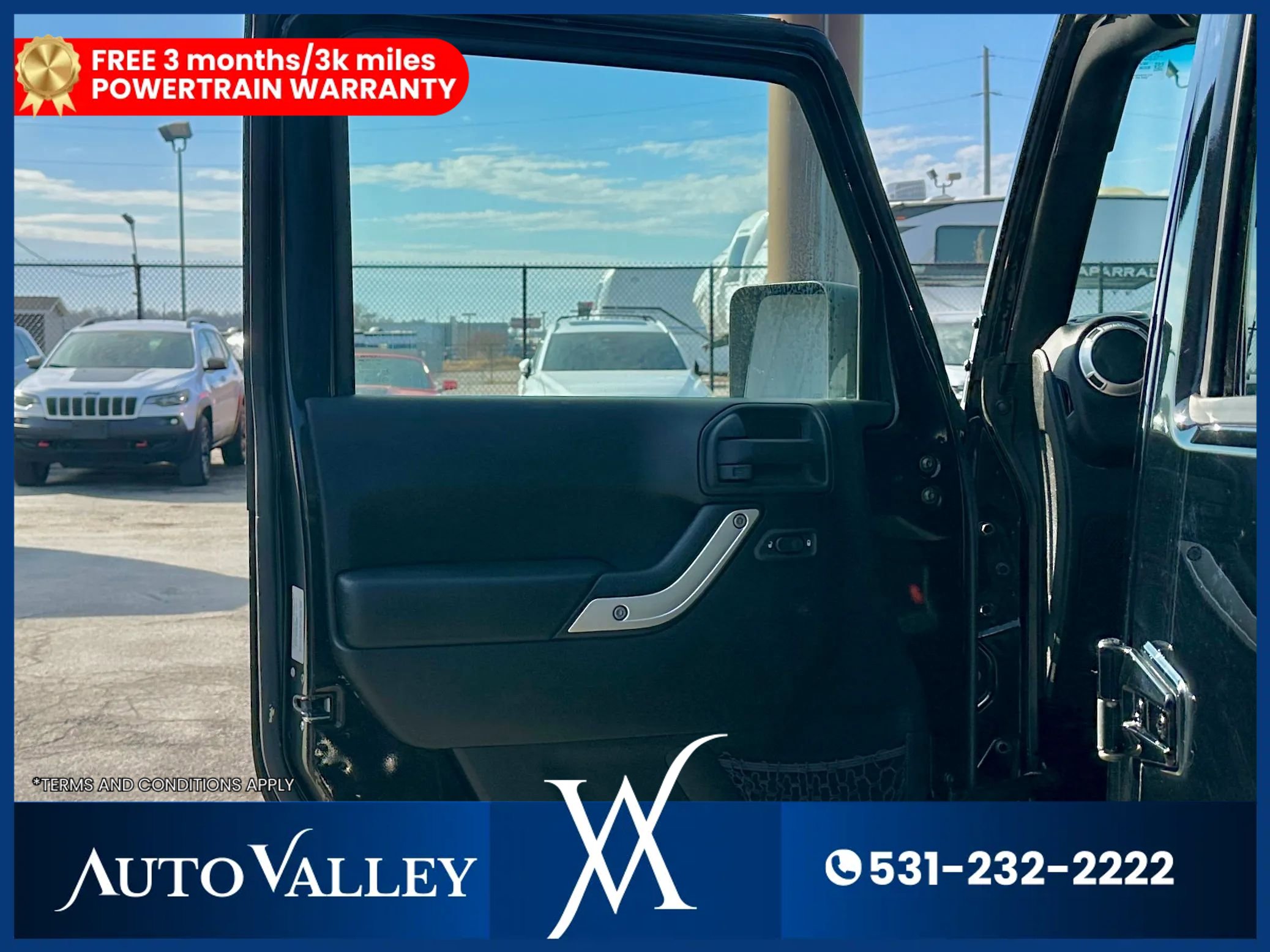 Used 2018 Jeep Wrangler Unlimited Sahara w/ Connectivity Group image 12