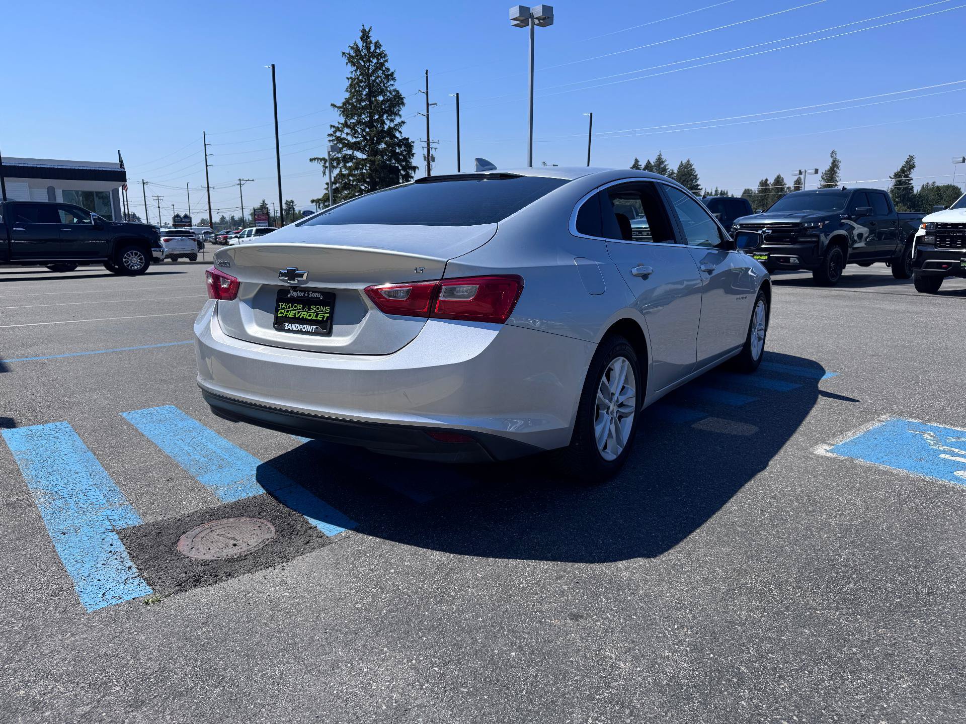 Used 2016 Chevrolet Malibu LT FWD image 7